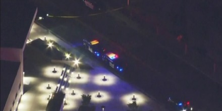 La policía sigue buscando a los sospechosos de un tiroteo mortal en graduación en California