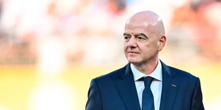 Confederaciones de fútbol exigen transparencia a la FIFA por decisiones de Gianni Infantino