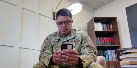 Un sargento del Ejército teme la deportación de su esposa a México donde "no conoce a nadie"