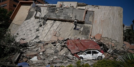 "Un edificio se iba a desplomar sobre nosotros", relata un sobreviviente