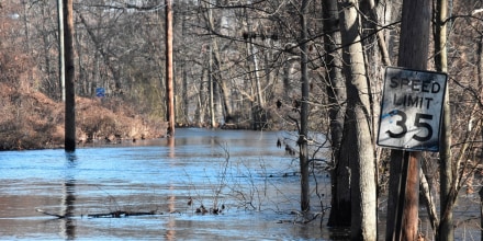Un niño de 10 años se ahoga en Nueva Jersey y buscan a otro en medio de las inundaciones