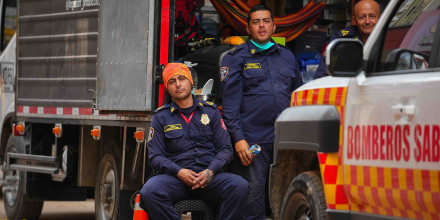 Voluntarios reciben apoyo psicológico tras una semana trabajando entre escombros