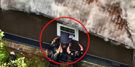 En video: así rescataron a un hombre de las llamas que consumían su casa en el estado de Washington