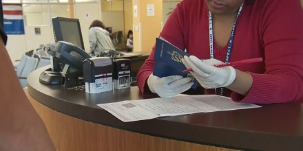 El USCIS bajo instrucción de Trump endurece las entrevistas para ajustar el estatus migratorio