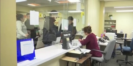 Abogada explica el sistema para revisar antecedentes en los procesos migratorios