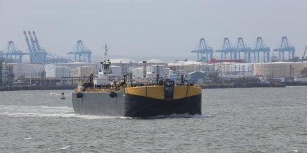 El precio del petróleo se dispara a su nivel más alto en los últimos cuatro años por la guerra