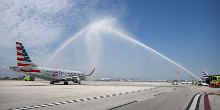 Abordamos primer vuelo de EE.UU. a Venezuela en años y atestiguamos el júbilo de muchos