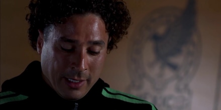 El portero Memo Ochoa rompe en llanto al pensar en su futuro fuera del Tri