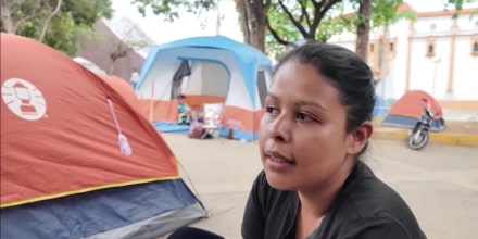Miles de damnificados duermen en refugios improvisados en Venezuela