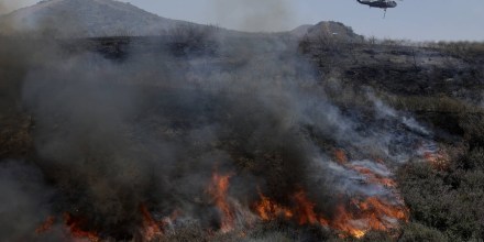 Evacúan decenas de residencias en California por el incendio Sandy