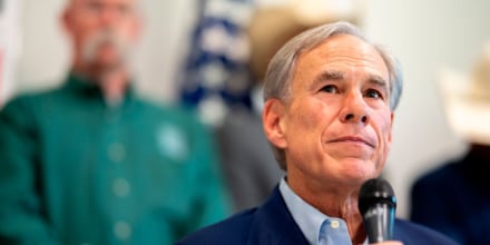 Texas pone en la mira a un hospital, acusándolo de incentivar el "turismo de nacimiento"