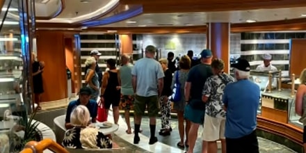 Más 110 personas contagiadas con brote de norovirus en un crucero con sede en Florida