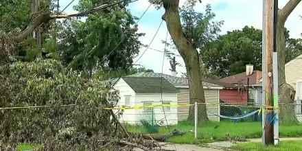 Más de 1,000 personas fueron desplazadas por tormentas en Indiana y miles siguen sin luz