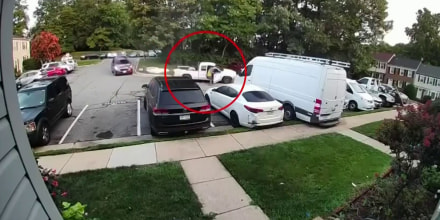 Operativo de ICE en Virginia termina con camioneta incrustada contra vivienda