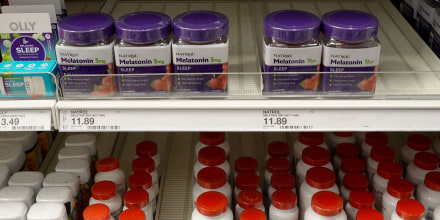 Advierten de los riesgos de dar gomitas de melatonina a los niños sin indicación médica
