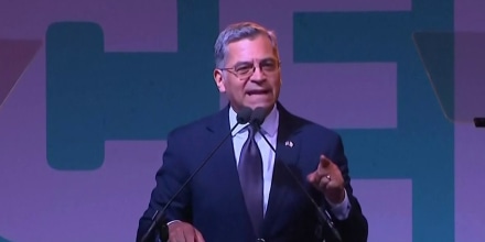 El demócrata Xavier Becerra logra avanzar a la elección de gobernador de California