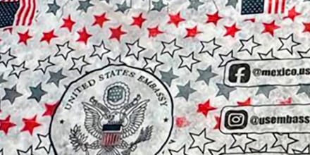 En México envuelven las tortillas con propaganda de EE.UU. hacia familiares de inmigrantes