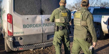 El Gobierno busca cobrar multas migratorias a personas que ya salieron de Estados Unidos