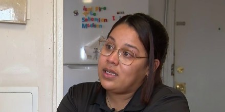 Una familia de Chicago queda separada tras una cita migratoria. Una niña pide que su papá regrese