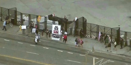 Seis arrestados durante protesta por aniversario de las redadas en Los Ángeles