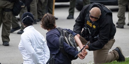 ¿Qué derechos tienen los indocumentados? Nuestra abogada explica