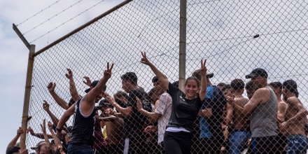 Al menos 41 personas mueren cruzando a Ceuta, donde el Ejército se moviliza ante el caos