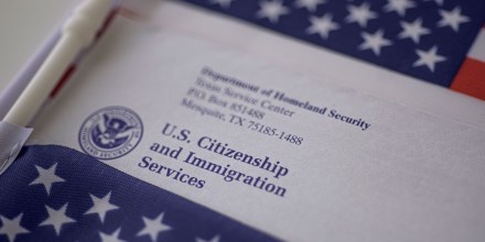 ¿Qué pasará con las residencias pendientes de los cubanos con 'parole'? 