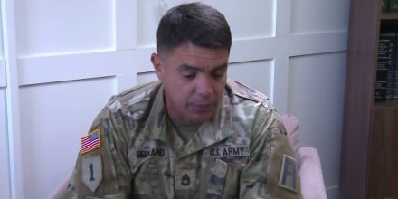 Sargento con 27 años de servicio tiene a su esposa detenida en la base donde él trabaja