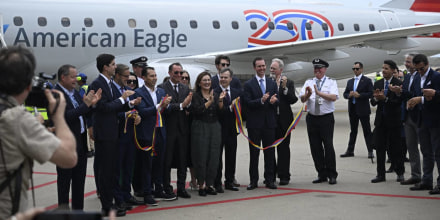 Emoción y esperanza marcan el primer vuelo directo desde EE.UU. a Venezuela en 7 años