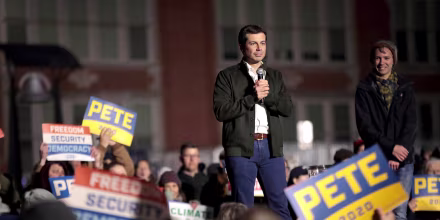 Image: Democratic Presidential Candidate Pete Buttigieg Campaigns In Des Moines, Iowa