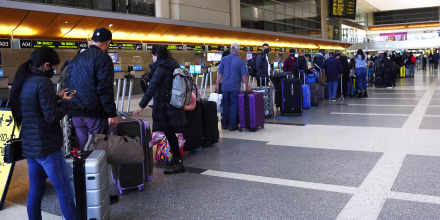 Image: Travel Increases Ahead Of Christmas Holiday