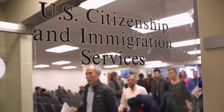 Vea cuánto aumentan las tarifas para ciertos trámites migratorios