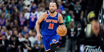 Jalen Brunson runs on the basketball court