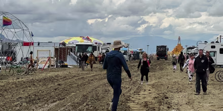 Muere un hombre durante el festival Burning Man en el desierto de Nevada