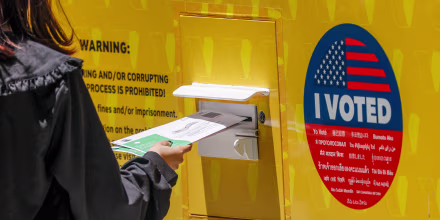El Departamento de Justicia exige a California identificar a votantes no ciudadanos
