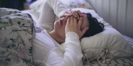 Cómo la disrupción del sueño afecta el riesgo a desarrollar cáncer de mama