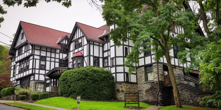 Ketamina, alcohol y una violación grupal: los últimos detalles del caso que sacude a la Universidad de Cornell