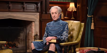 Alan Cumming filming