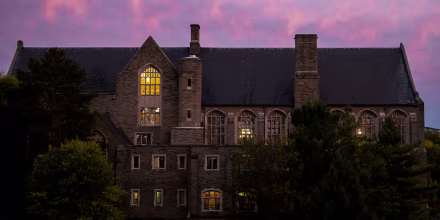Entregó pistas a la policía sobre la violación en Cornell. Aún espera respuestas