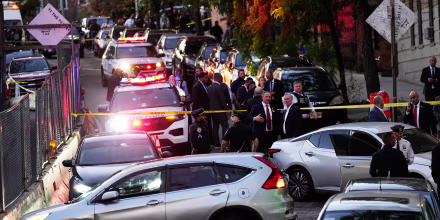 Agentes del orden en el lugar de un tiroteo, el jueves 8 de octubre de 2026, en Nueva York. 