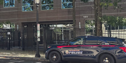 Foto tomada con un teléfono inteligente del edificio que alberga las oficinas de ICE en el centro de Atlanta, el 21 de octubre de 2026. 