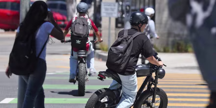 Tras el aumento de muertes y lesiones en EE.UU., esto es lo que debe tomar en cuenta al comprar una e-bike