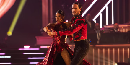 JENNA DEWAN, VALENTIN CHMERKOVSKIY