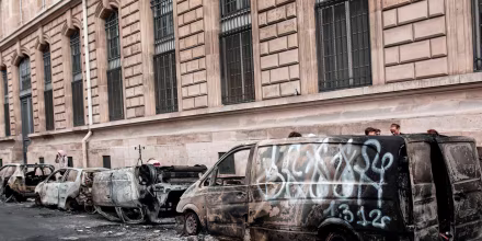 Alcaldes franceses exigen al Gobierno de Macron explicar su manejo de las protestas