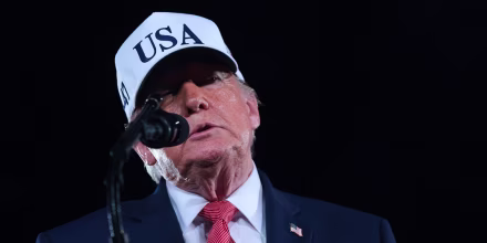 Trump promete dinero a los votantes, pero solo si los republicanos ganan las 'midterms'