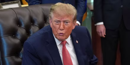 Vea cómo reaccionó el periodista al que Trump increpó en la Oficina Oval