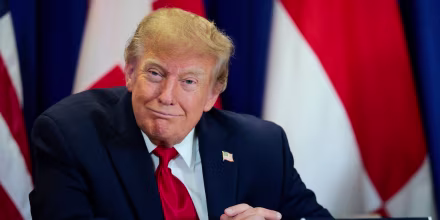 La mayoría de los votantes culpa a Trump por el alto costo de vida