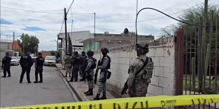 Gemelos abren fuego en una escuela y asesinan a la subdirectora en Coahuila