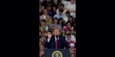 Trump dice que no se explica cómo Sheinbaum fue "bailarina" y hoy es presidenta de México