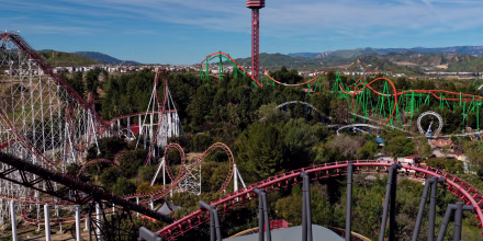 Six Flags cierra 10 montañas rusas tras muerte de un hombre en Georgia